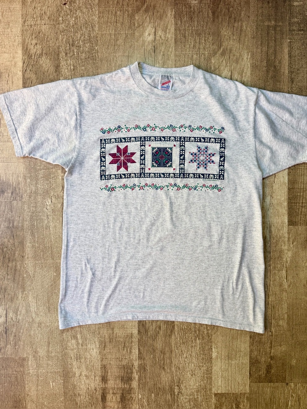 Vintage 90s Jerzees Quilt Graphic T-Shirt Heather Grey Country Craft Single Stit